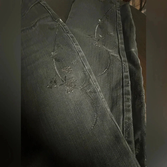 Soft Surroundings women’s Black Pull On Jeans Stretch embroidered design small - Picture 2 of 5